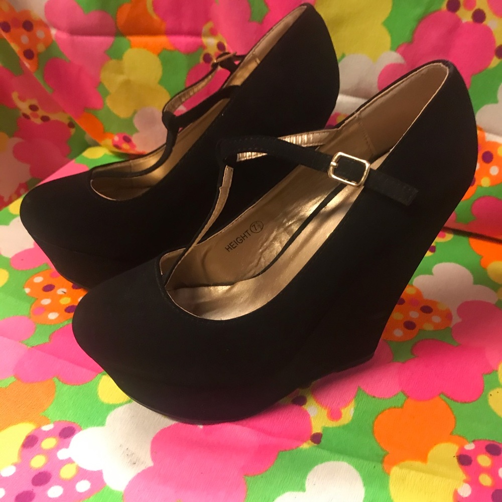 🎵Sexy Platform Wedge Maryjanes🎵